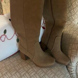NWOB a.n.a Tan Faux Suede Knee High Heeled Boots 8